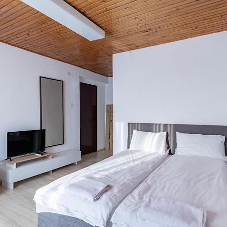 Vila Oska Vinica ภายนอก รูปภาพ